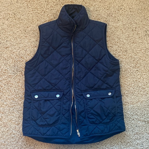Thread & Supply Navy Vest with zipper accent Size Small - Picture 1 of 5